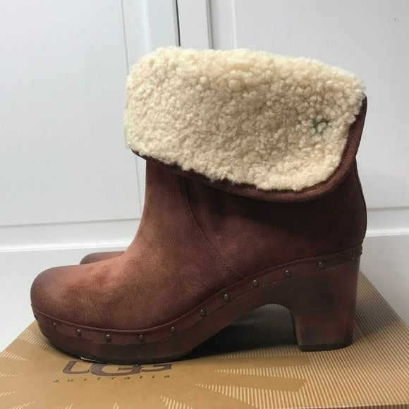 UGG Brown Lynnea Suede Clog Booties Size 9 (New in Box)