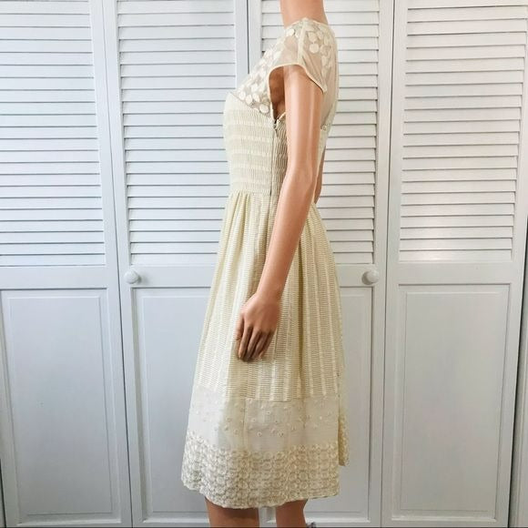 MOULINETTE SOEURS By Anthropologie Cream Short Sleeve Dress Size 4