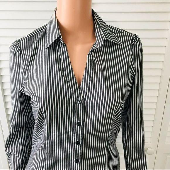 EXPRESS DESIGN STUDIO Gray White Striped Button Down Shirt Size S