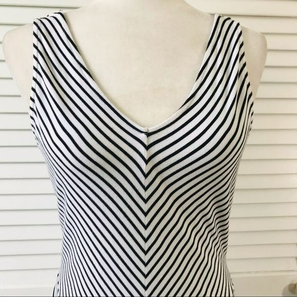 CABLE & GAUGE Black White Stripe Sleeveless Top Size M