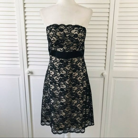 WHITE HOUSE BLACK MARKET Black Lace Dress Size 6