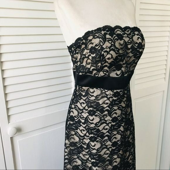 WHITE HOUSE BLACK MARKET Black Lace Dress