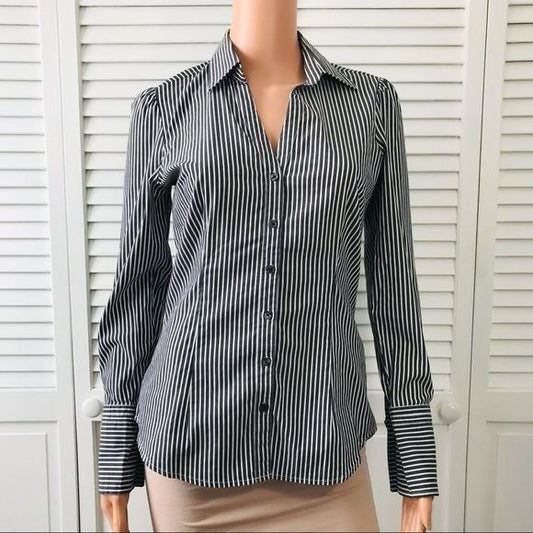 EXPRESS DESIGN STUDIO Gray White Striped Button Down Shirt Size S