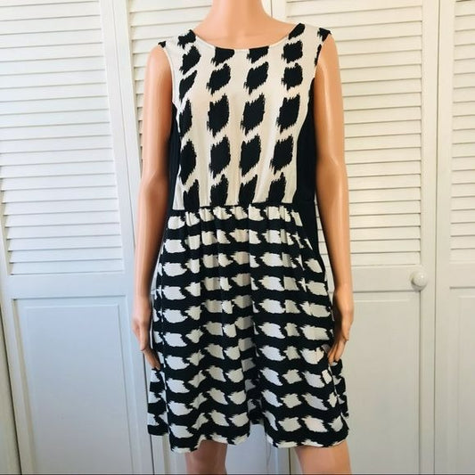 SLENCE + NOISE Black White Printed Sleeveless Dress Size 10 (new with tags)