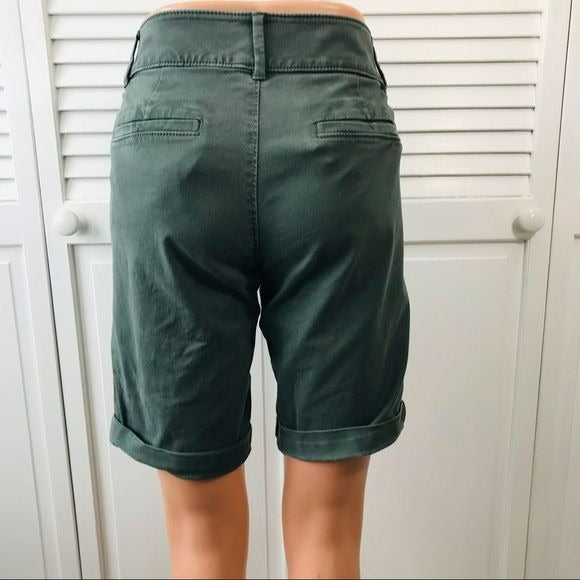 LOFT Green Shorts Size 2