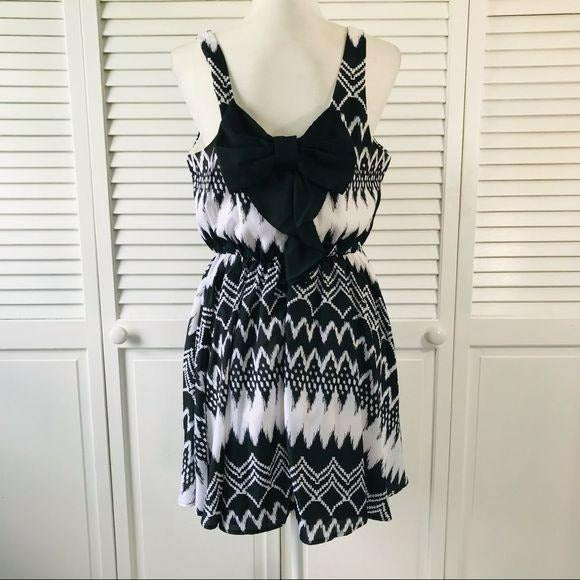 REWIND Black White Sleeveless Dress Size L