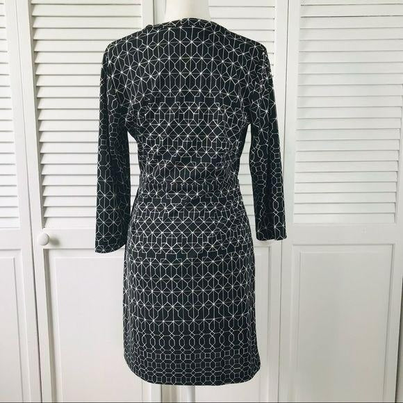 THE LIMITED Black White V-Neck Dress Size M