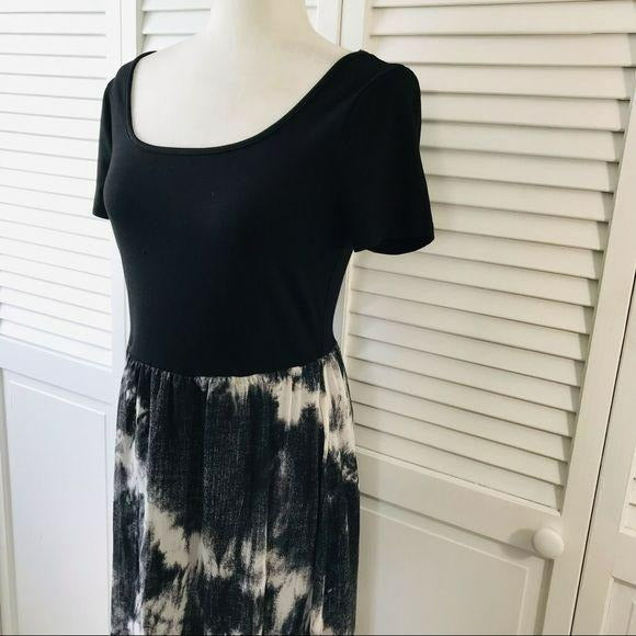 *NEW* DKNY Black White Short Sleeve Dress Size S