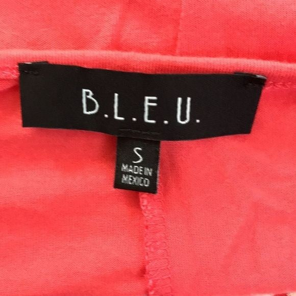 B.L.E.U. Pink Short Sleeve Scoop Neck Shirt Size S