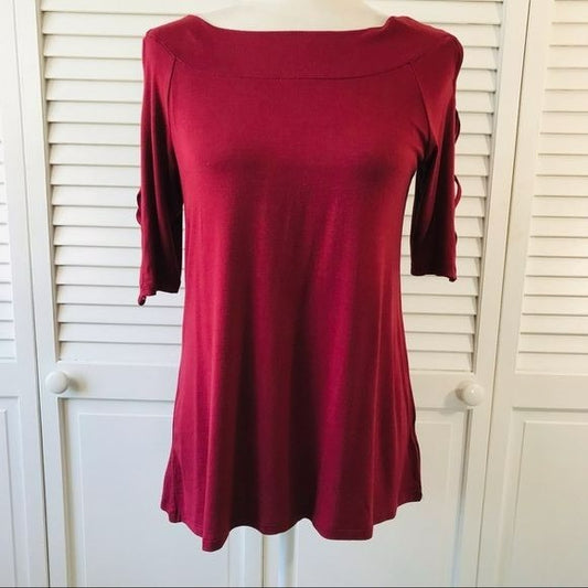 MAURICES Red Lattice Sleeve Shirt Size M