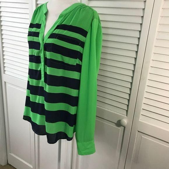 NEW YORK & COMPANY Green Striped V-Neck Blouse