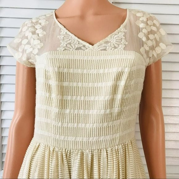 MOULINETTE SOEURS By Anthropologie Cream Short Sleeve Dress Size 4