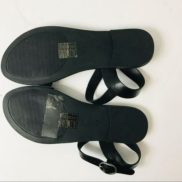 206 COLLECTIVE Black Flat Sandals Size 6.5