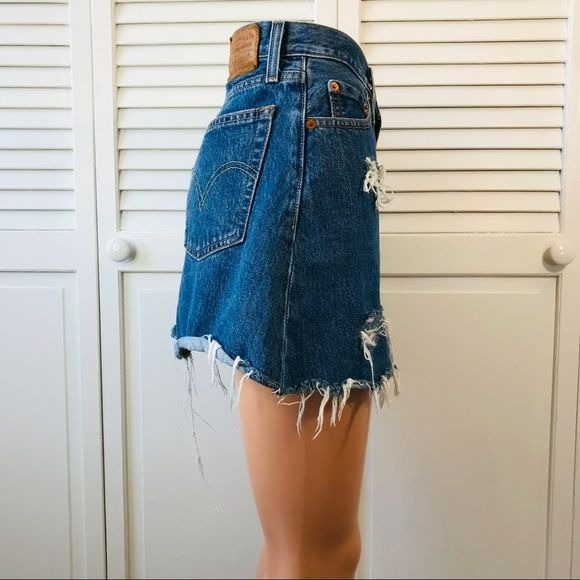 LEVI’S Blue Distressed Jean Skirt Size 26