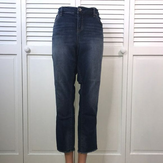 TORRID Premium Boyfriend Raw Hem Jeans Size 18