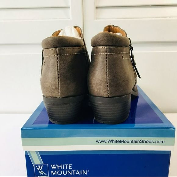 WHITE MOUNTAIN Dark Taupe Dalilah Ankle Boot Size 9M (new in box)