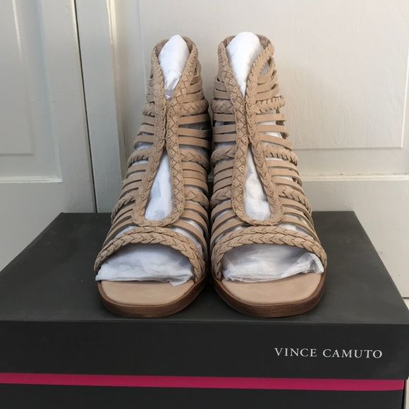 VINCE CAMUTO Beige Kestal Bohemian Cage Sandal Size 8.5M (new in box)