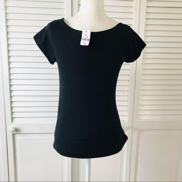 *NEW* EMMA & SAM Black V-Neck Shirt Size M