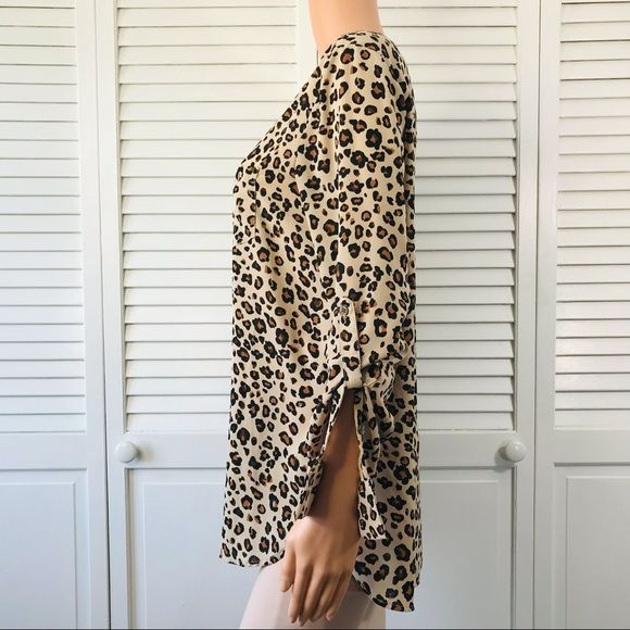 LORD & TAYLOR Tan Cheetah Print V-Neck Blouse Size S