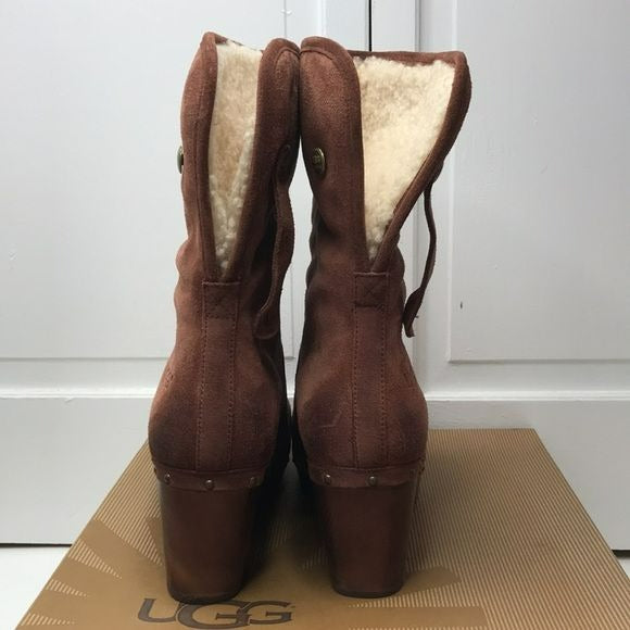 UGG Brown Lynnea Suede Clog Booties Size 9 (New in Box)