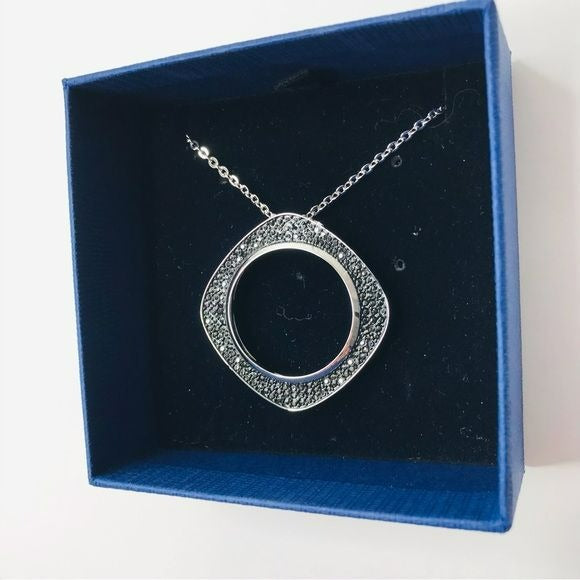 SWAROVSKI Vio AC: Pendant Car Cry (new with tags)