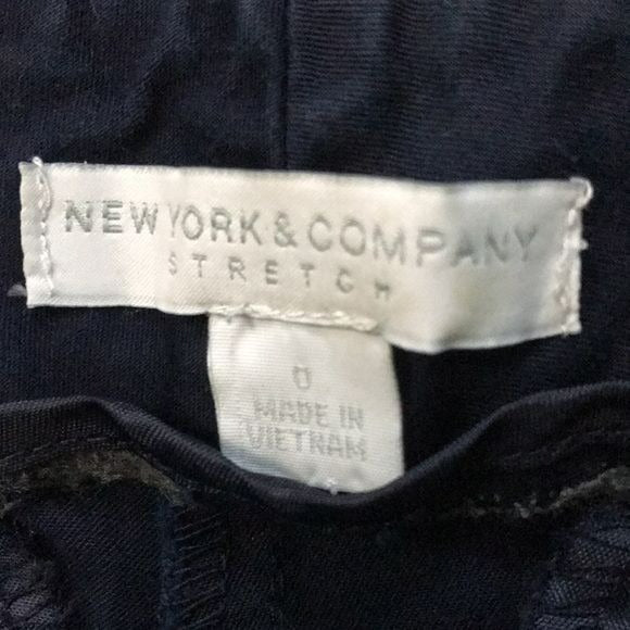 NEW YORK & COMPANY Navy Blue Stretch Cropped Pants Size 0