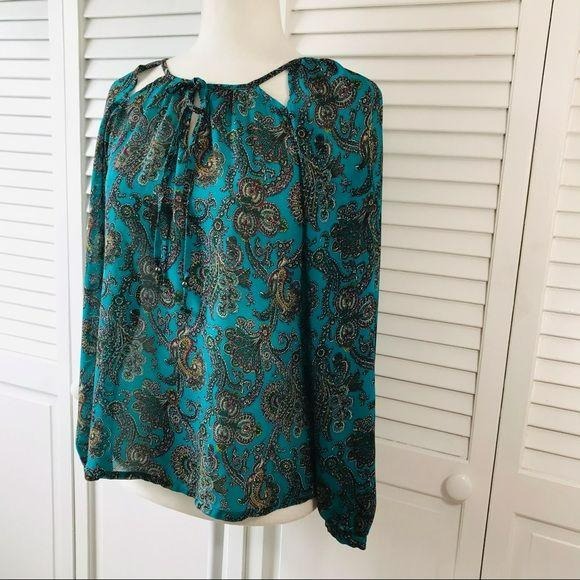 ROSE & OLIVE Green Lightweight Blouse Size XS