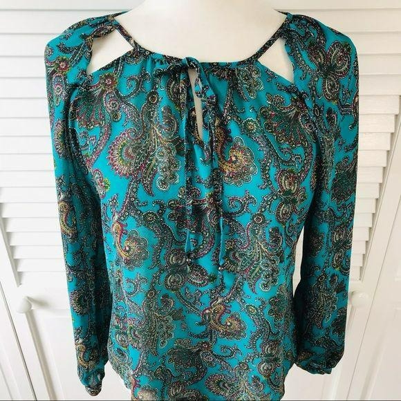 ROSE & OLIVE Green Lightweight Blouse Size XS