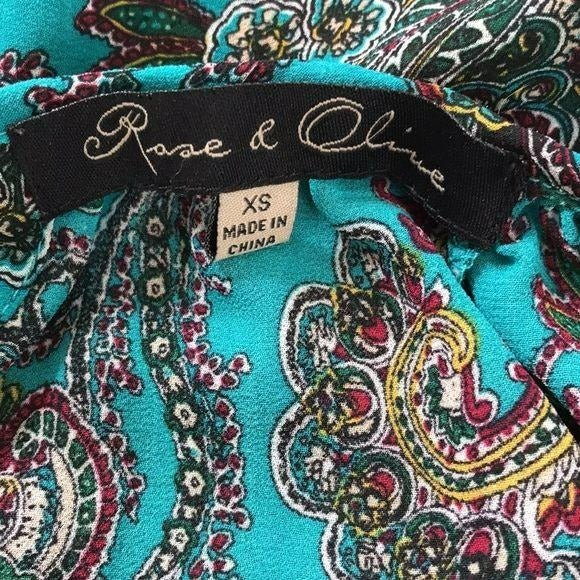 ROSE & OLIVE Green Lightweight Blouse Size XS