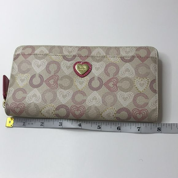 COACH Heart Op Art “C” Pattern Zip Around Wallet (new with tags)
